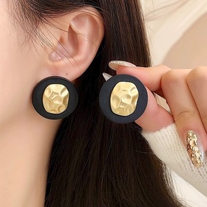 Bi-color Round Earring
