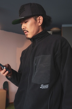 LOGO PATCH MICRO FLEECE JACKET [BLACK]