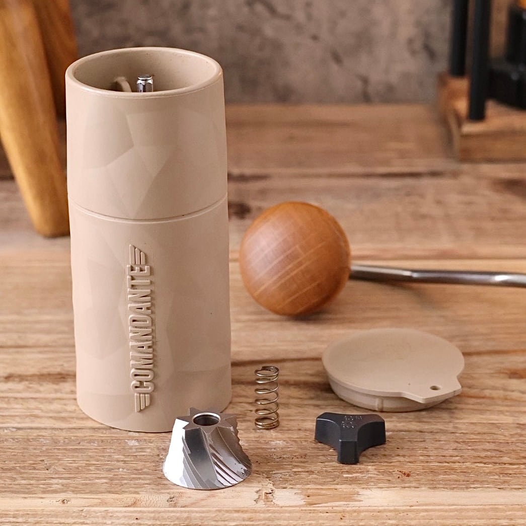COMANDANTE Trailmaster X25 Dune | COFFEE LAB KOMAMEYA