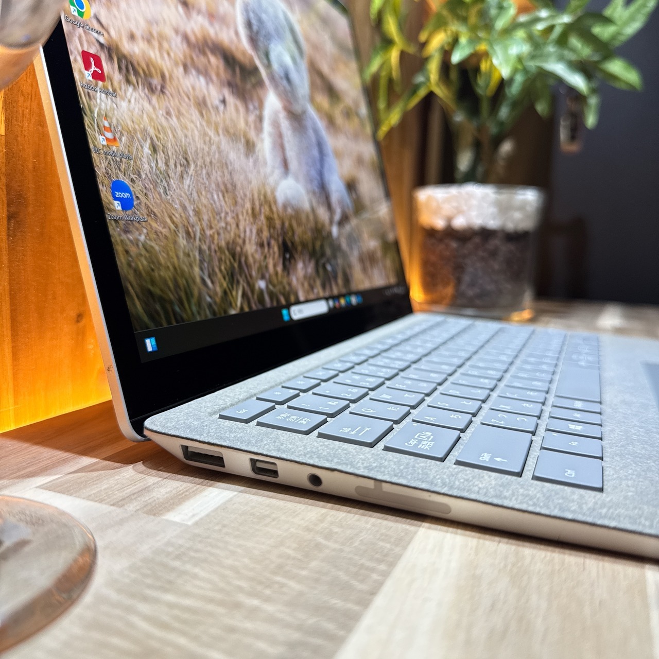 準美品《Surfaceシリーズ》大人気タッチパネル式PC【Microsoft Surface Laptop】Core i5 第7世代 メモリ4GB SSD128GB ノートパソコン