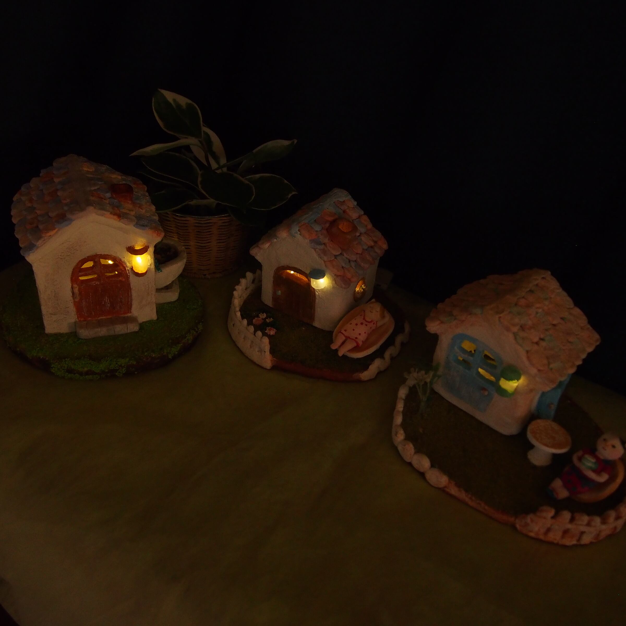 ランプシェード.ハウス『コーヒータイム』（Lh006）は石塑粘土の