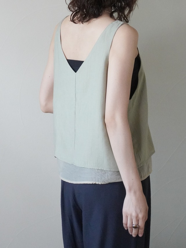 セットアップに出来る！レイヤード　ノースリーブ