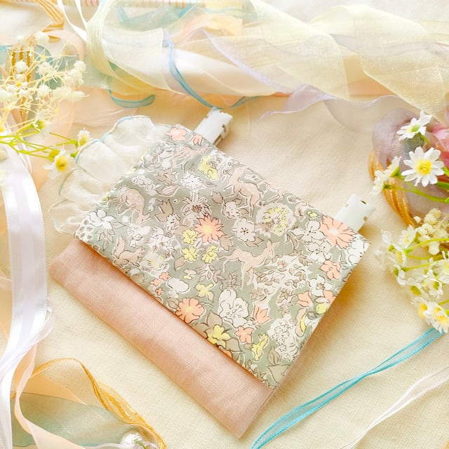 お花とバンビが可愛い！ふんわり優しいリバティプリントの移動ポケット
