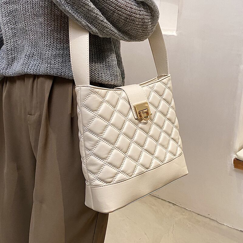 レッド メッセンジャーバッグ 手作りハンドバック4358878657