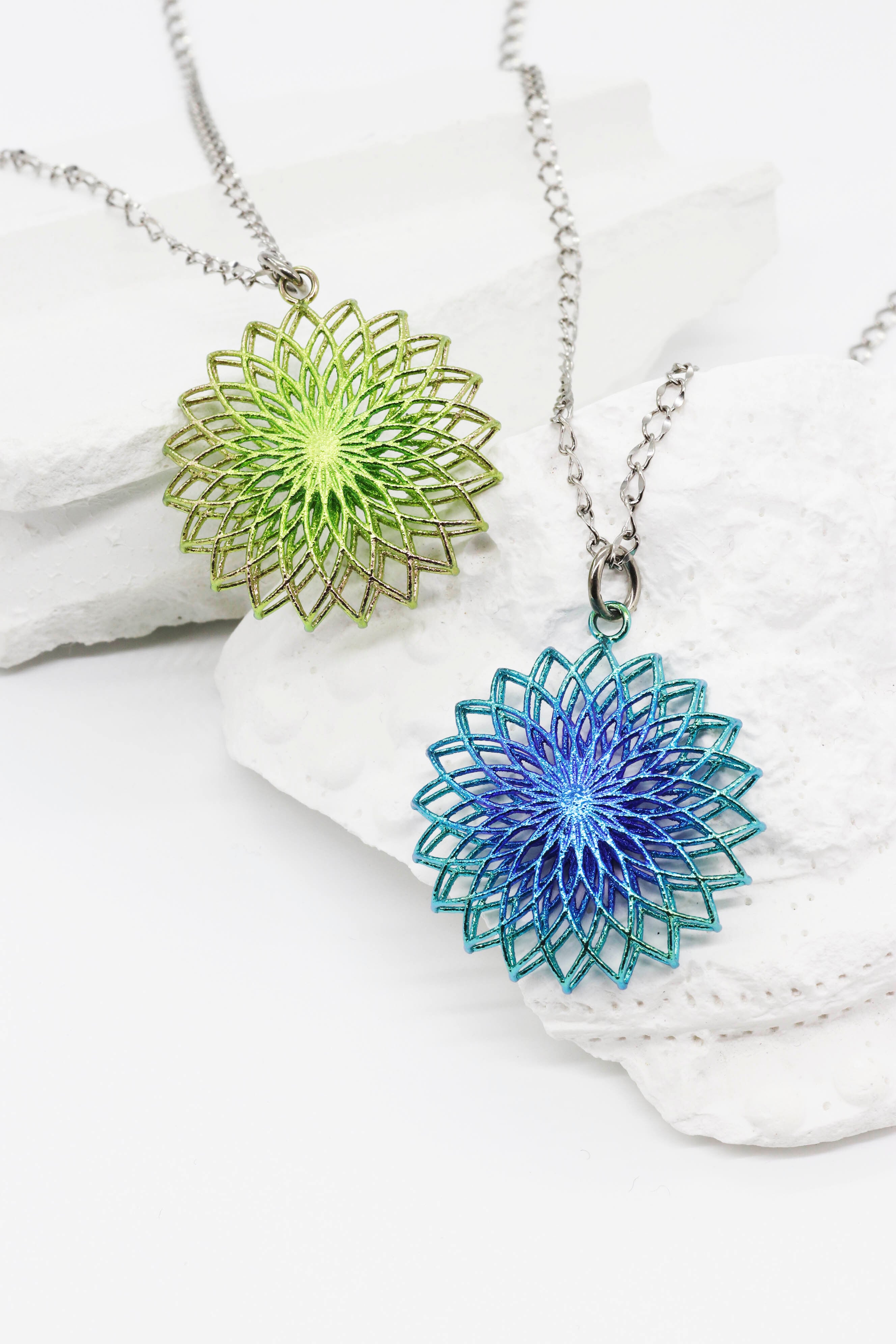 金沢の工房 ガウス のチタンアクセサリー