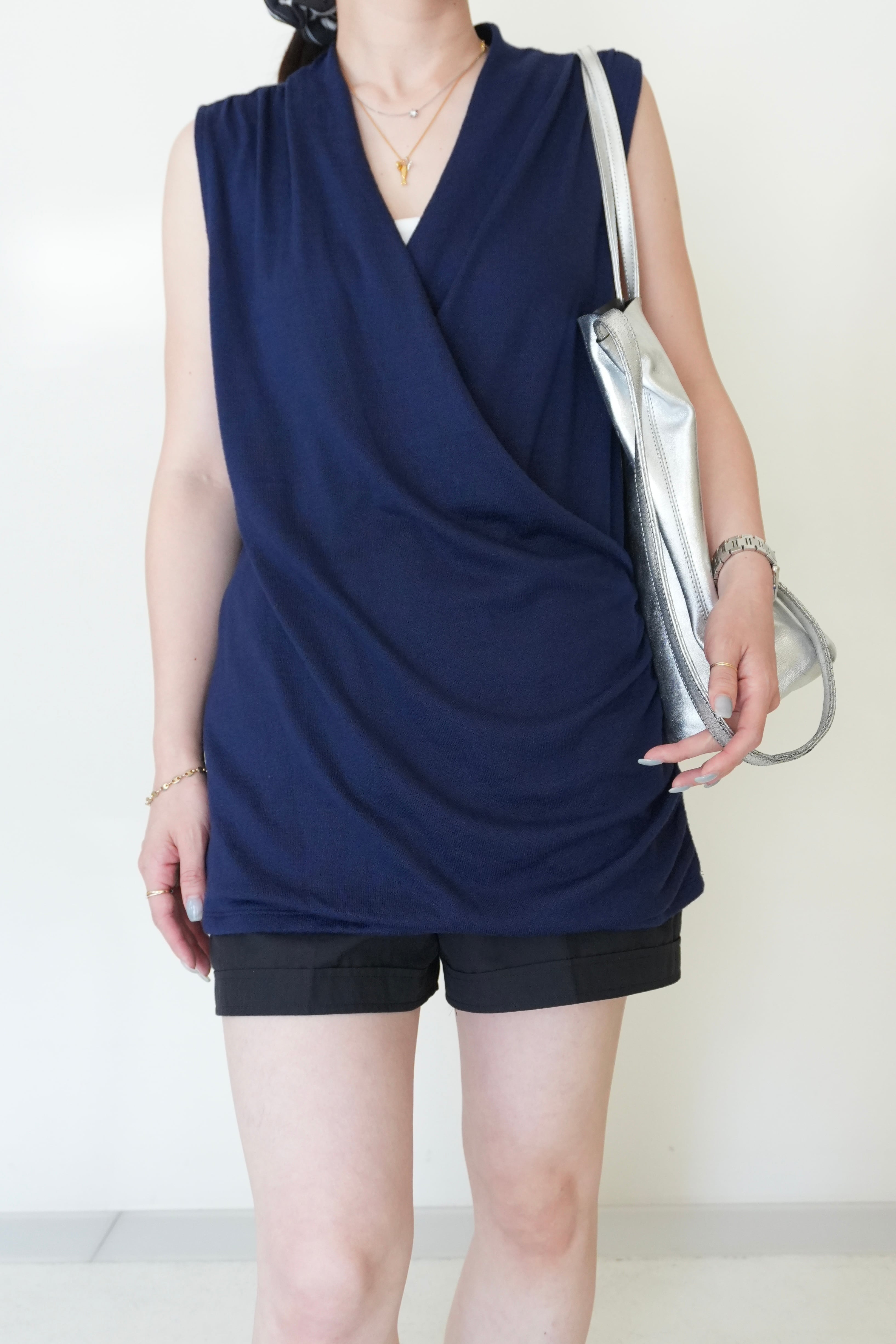 used knit V tops