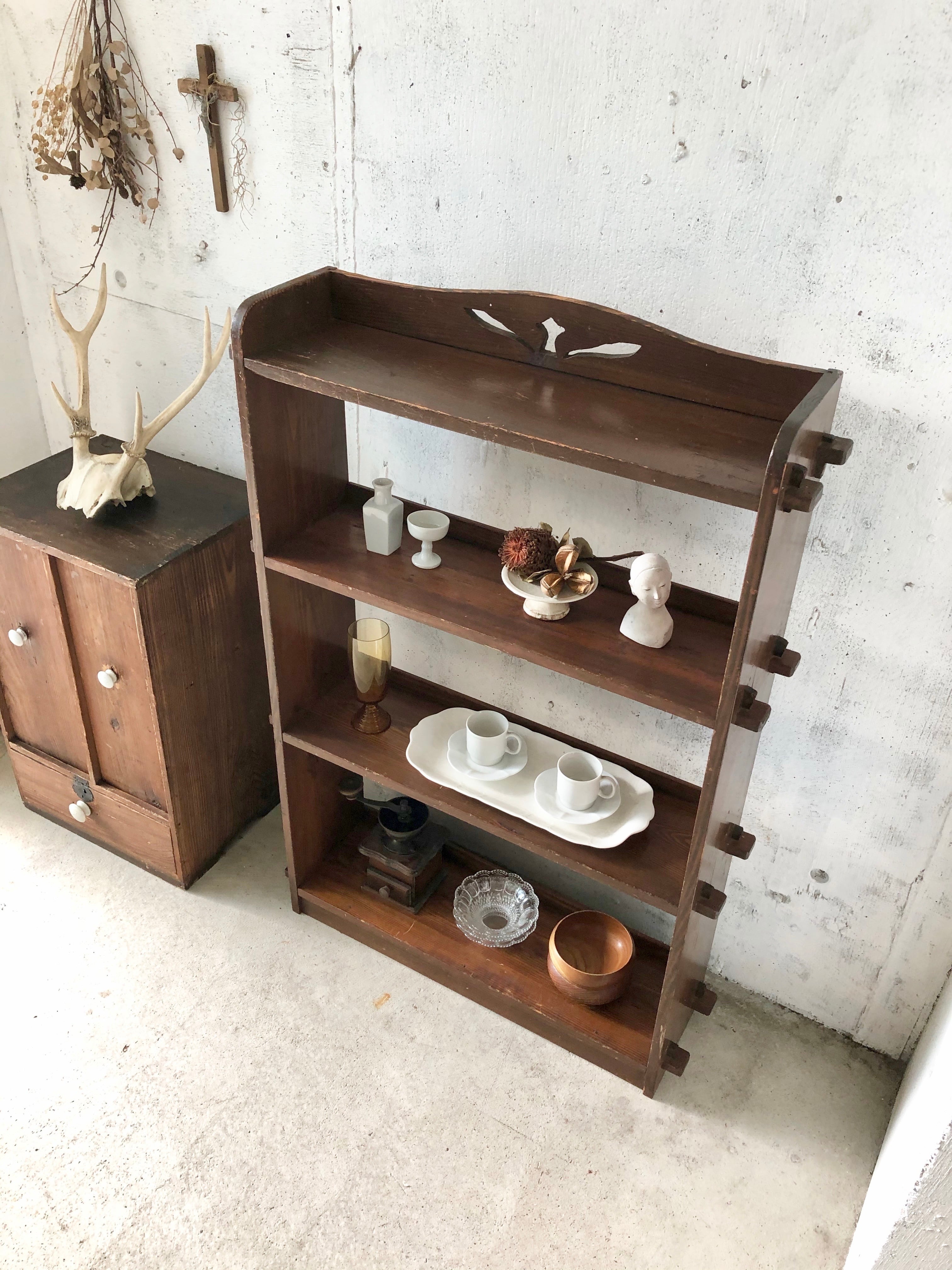 すっきりとした姿の楔棚［古家具］ | giraffes craft