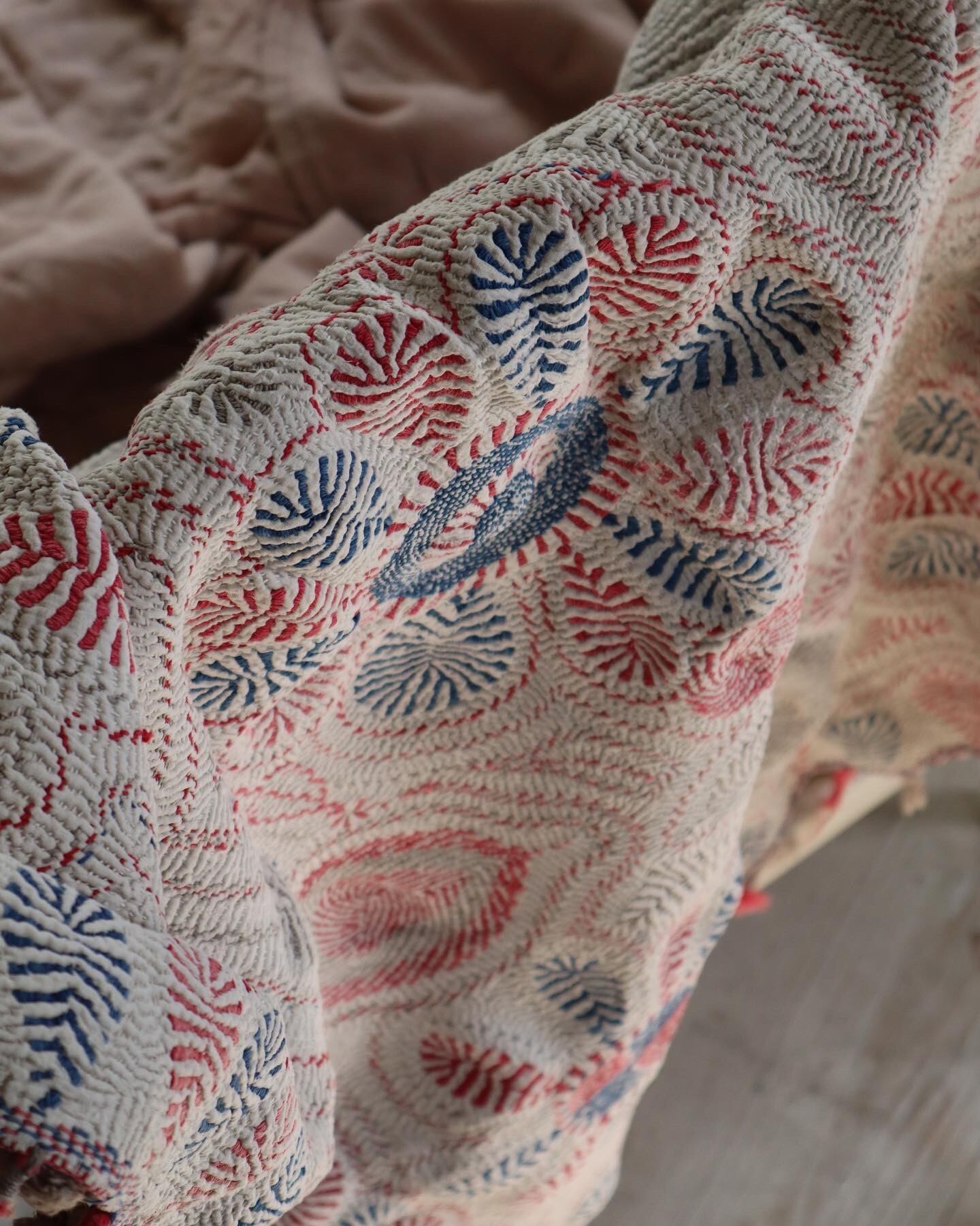 ⌘ kantha quilt ⌘ アンティーク ヴィンテージ カンタキルト-