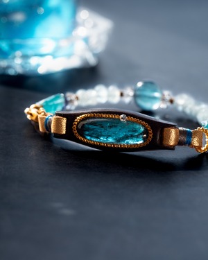 ［Untitled Blue］カイヤナイトとジリコテのブレスレット／B209-2