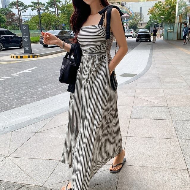 【予約販売】ワンピース レディース ストライプ柄 リボン キャミワンピ ロングワンピース モノトーン マタニティ フェミニン 体型カバー こなれ感 ワンピ 大人可愛い シンプル エレガント おしゃれ 韓国 旅行 バカンス 春 夏 ナチュラル カジュアル トレンド フリー