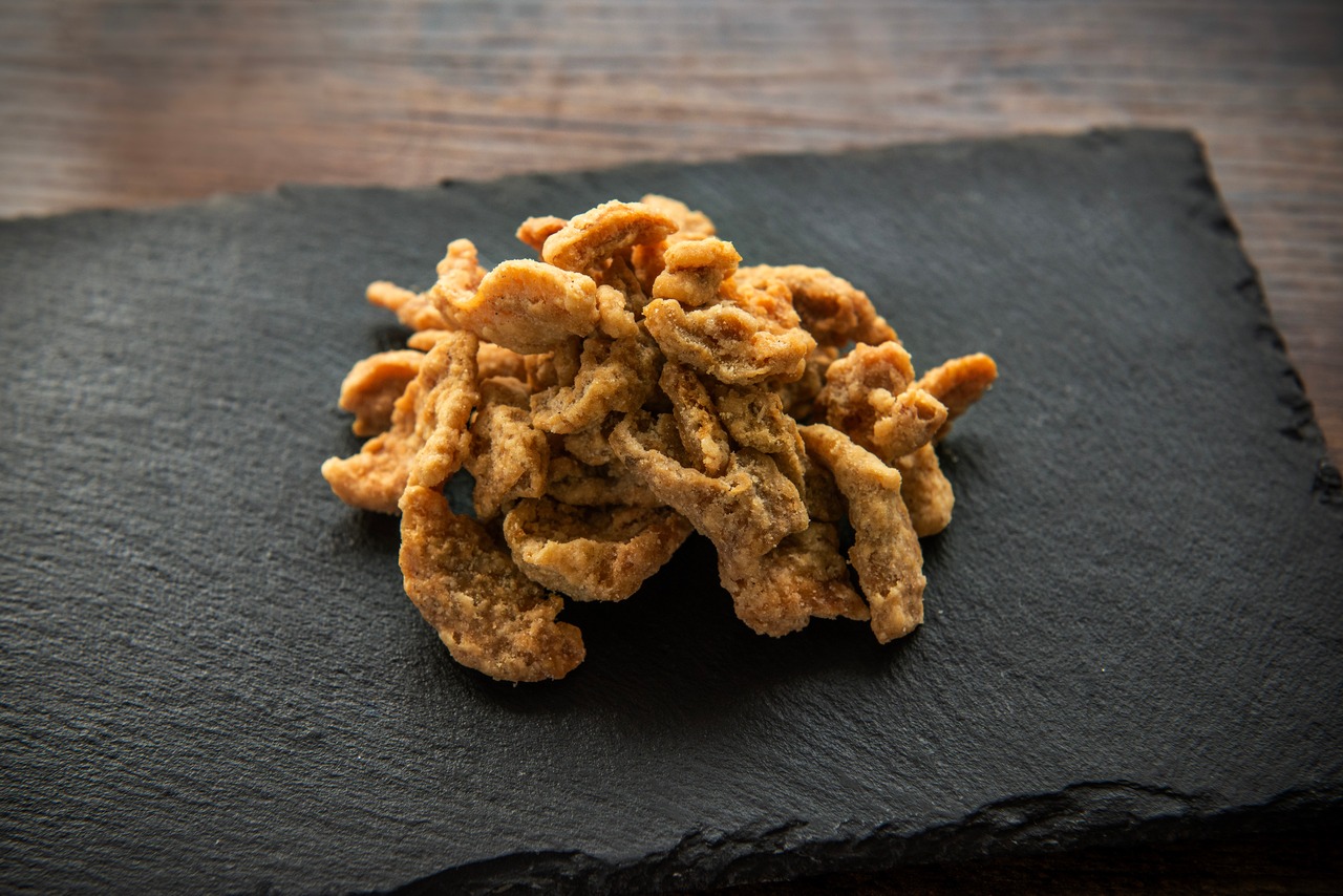 【酒豪プラン】「和歌のめぐみ 有田のみかん酒」一升瓶×2本!!＋おつまみ鶏皮セット【切り抜き酒第二十弾】