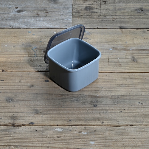 《琺瑯の保存容器(蓋付)/グレイ》+Gray スクエアMシール蓋付| 野田琺瑯