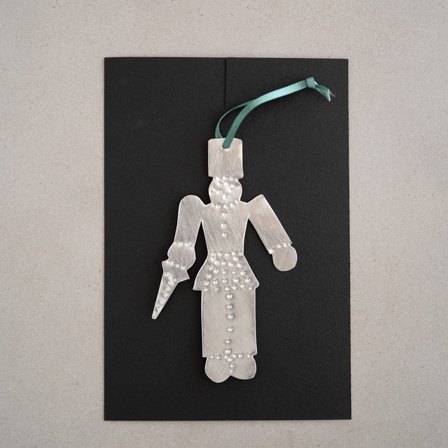 くるみ割りboy ・ 壺ウーマン / Ornament by artist "Karin Okamoto"