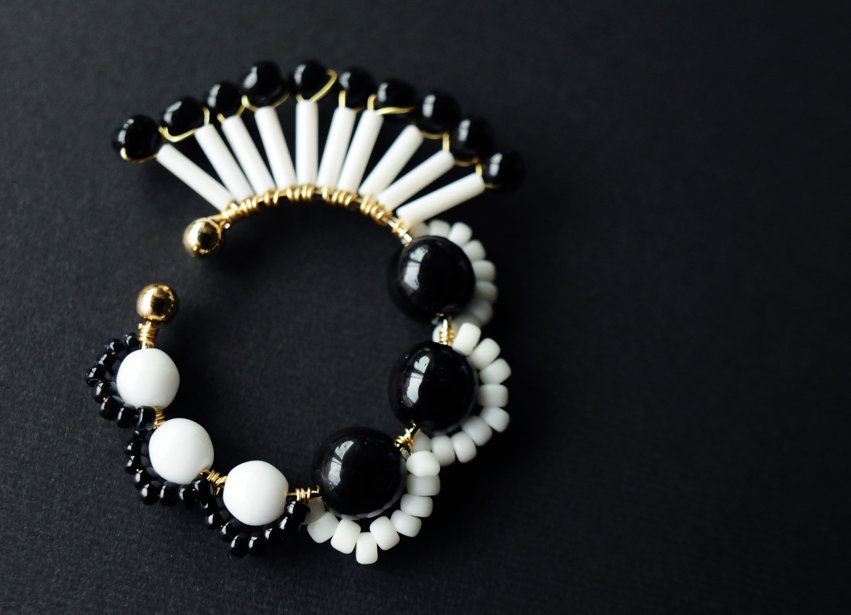 ＜Rollo～イロヅクビジュー～＞イヤーカフ『 ハミングバード/hummingbird <Monochrome>』