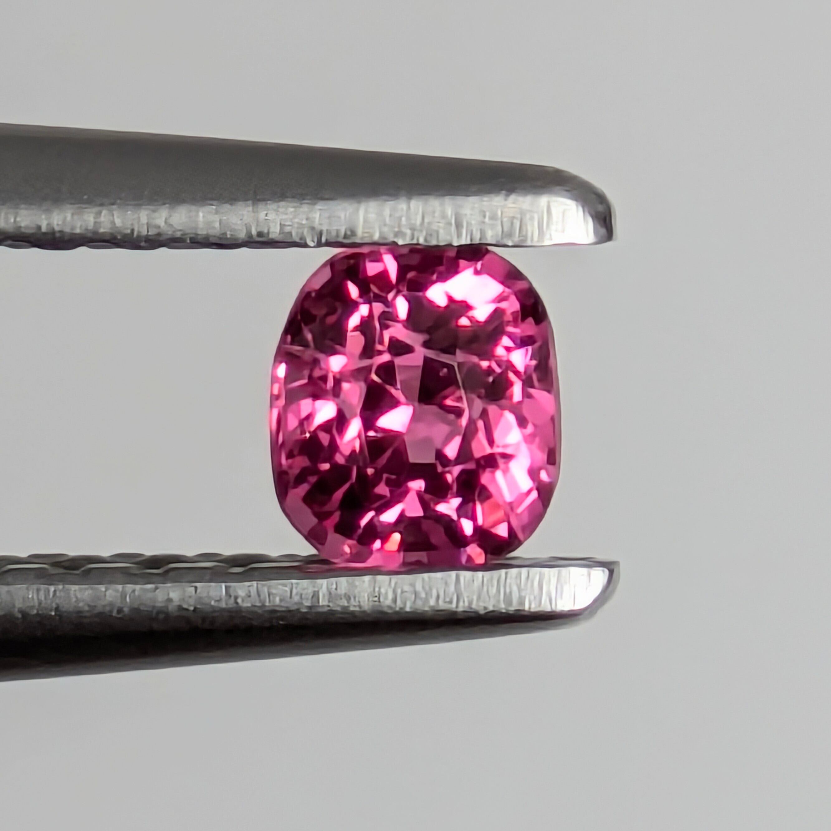 ピンクスピネルルース ミャンマー・モゴック産 【0.19ct】 PRO208146