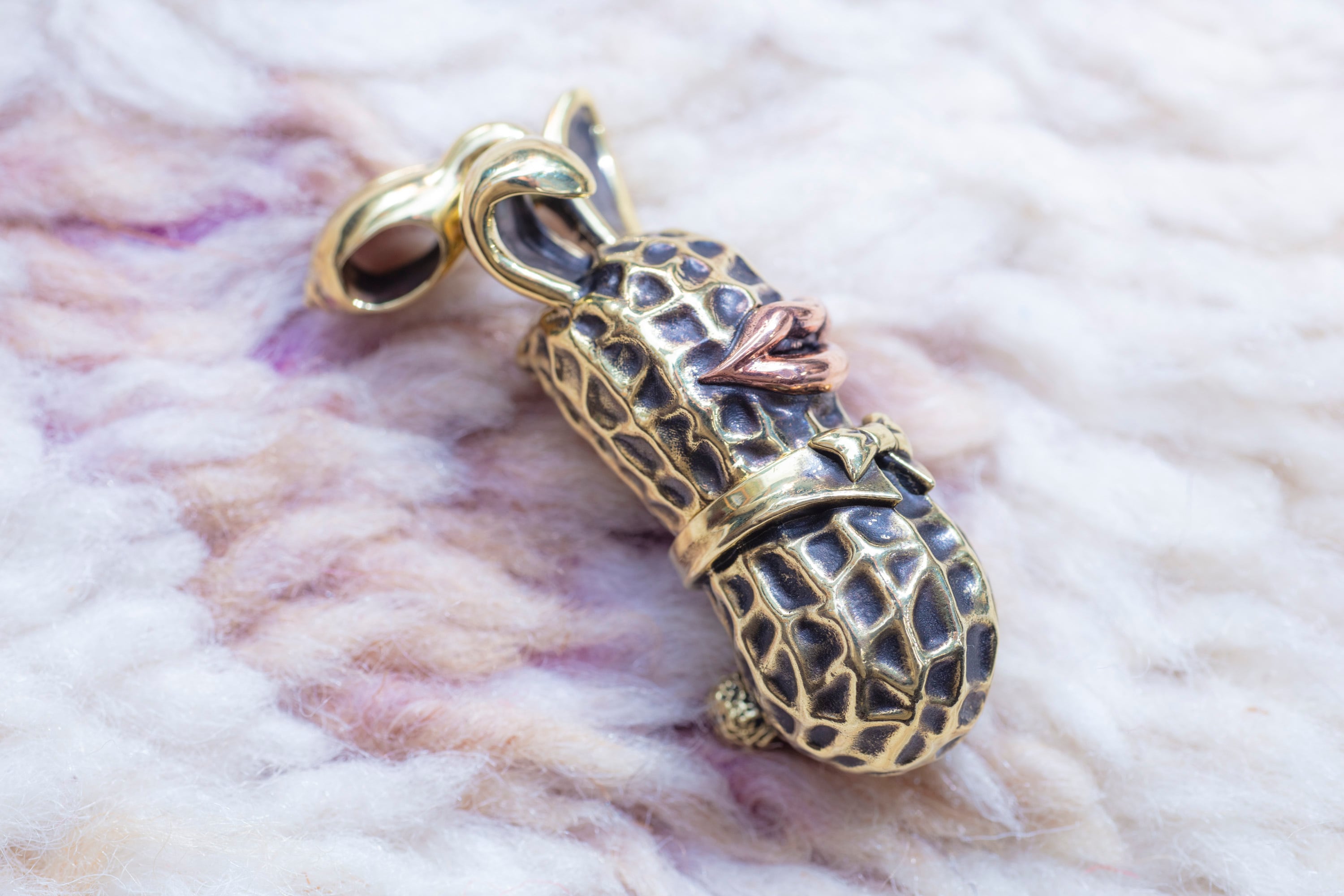 MEDIUM BUNNY PEANUTS. brass x copper | Peanuts&Co