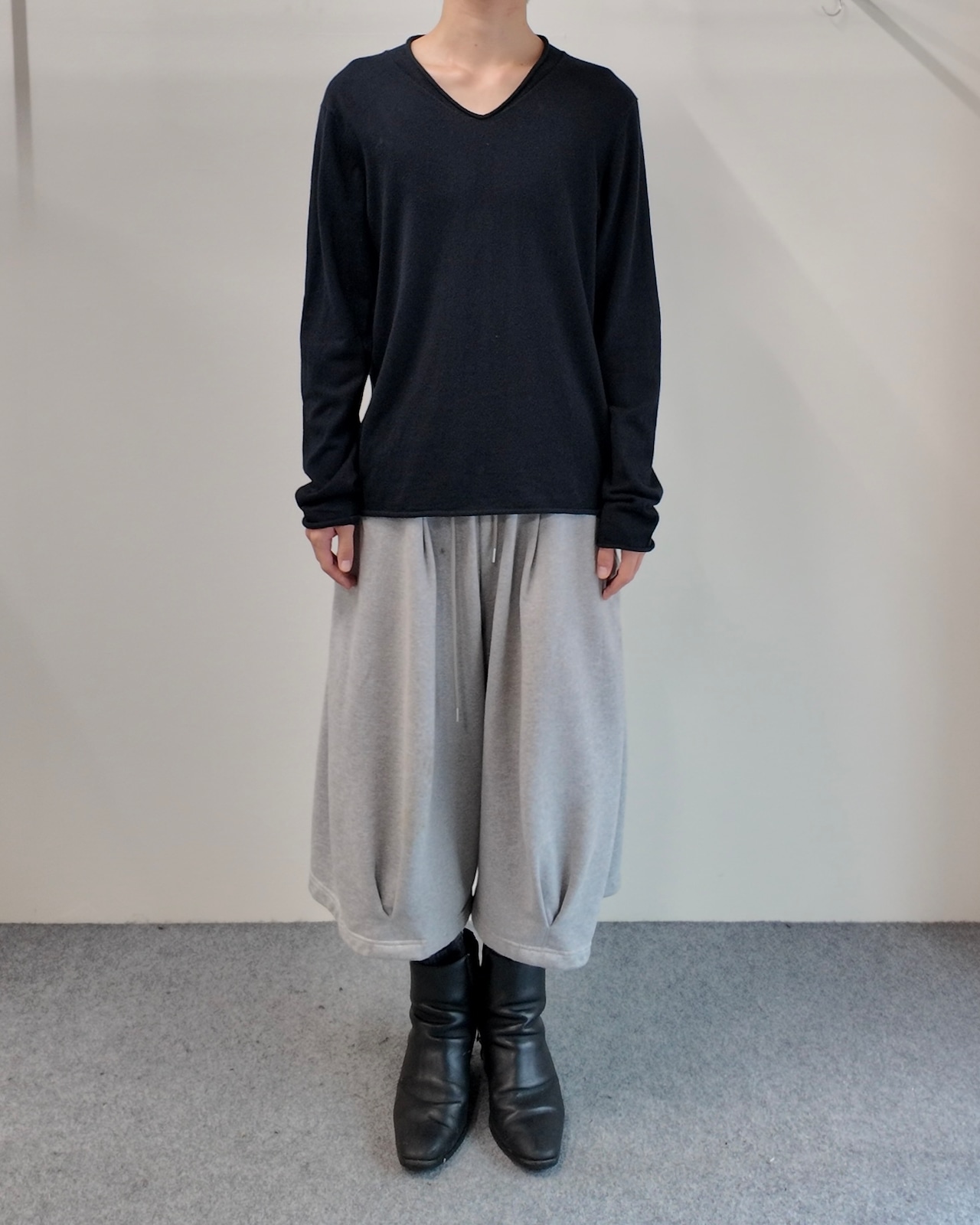 【EMPORIO ARMANI】v-neck basic knit