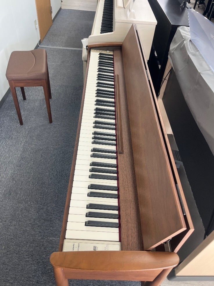 ★81763【電子ピアノ】ROLAND　KF10KW　19年製 ☆81763【電子ピアノ】ROLAND KF10KW 19年製 | リユース専門店エプコ