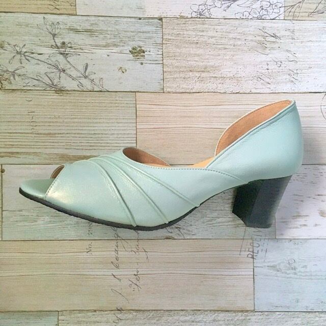 立体ラインオープントゥパンプス