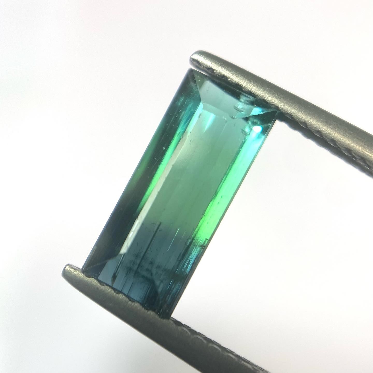 元気、癒し、クールのグラデーショントルマリン