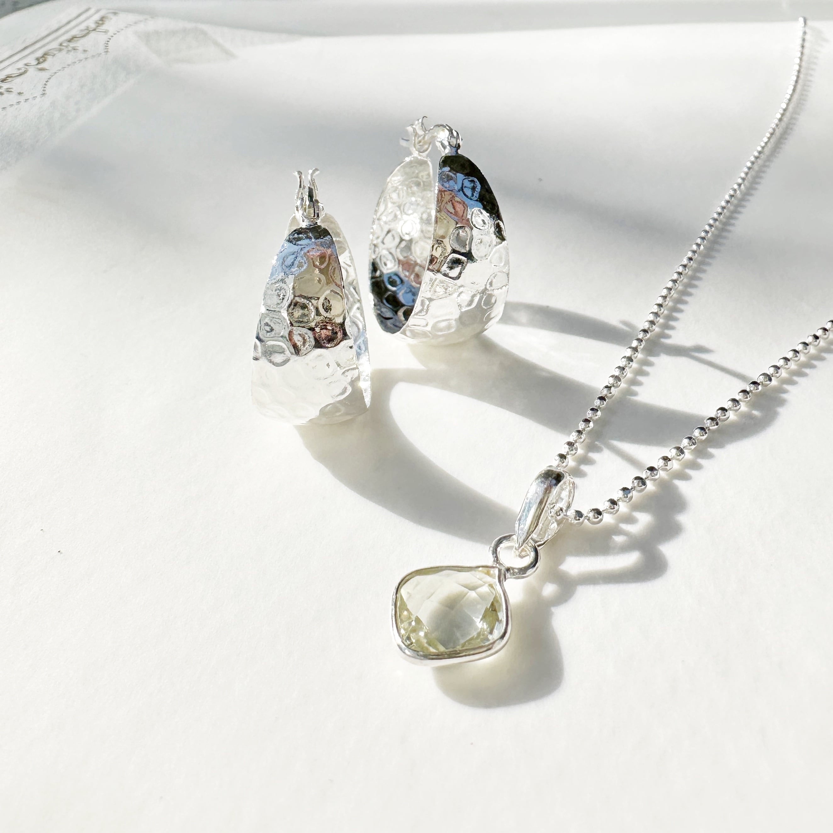 グリーンアメジスト ヒシガタ プチ ペンダント | 【公式通販】鎌倉の