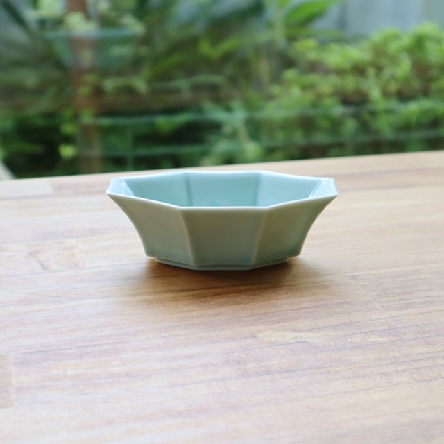 有田焼　鍋島青磁　八角千代口 33-074