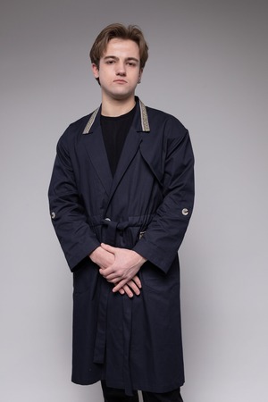 ウクライナ刺繍スプリング・トレンチコート　手刺繍　ユニセックス・フリーサイズ