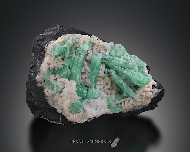 エメラルド（ドロマイト仮晶）【Emerald psm. Dolomite】コロンビア産