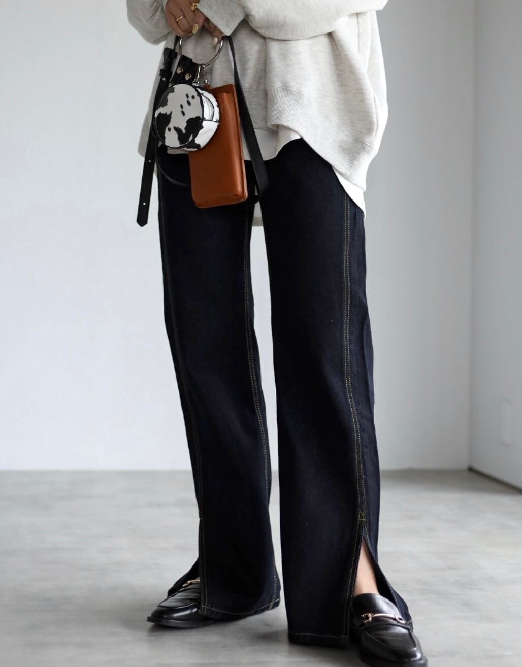 スリットデニムパンツ〈セミフレア/ベルボトム〉