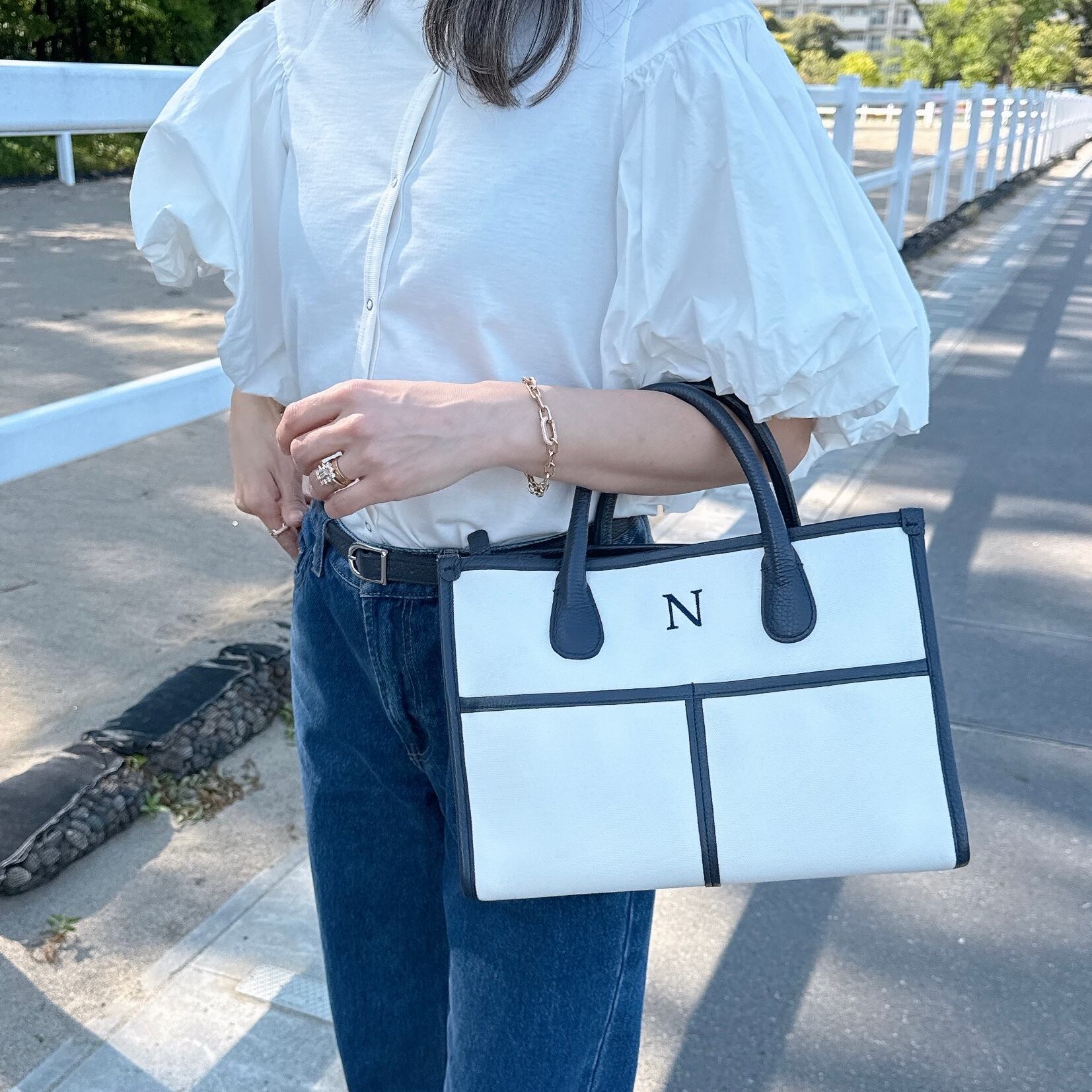 Buddy. canvas bag medium【WHT×NVY】 | NapA