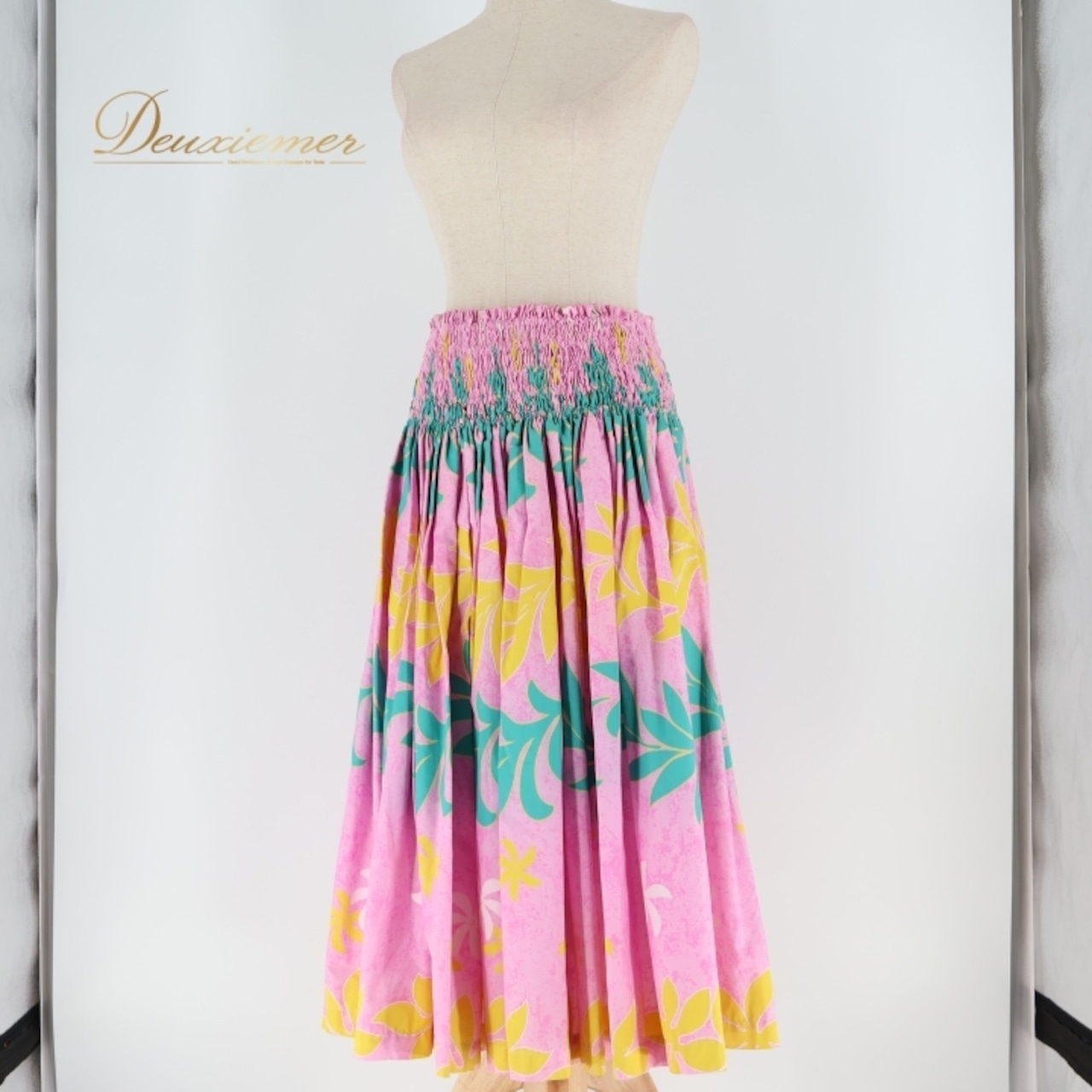 フラダンス 衣装 パウスカート ピンク系 シングル シンプル ティアレ柄 葉っぱ柄 かわいい 華やか 鮮やか 明るい ふわふわ ハワイアン アロハ ハワイアンプリント フラ ダンス レッスン 練習 グリーン系 イエロー系 おしゃれ カラフル 可愛いスカート