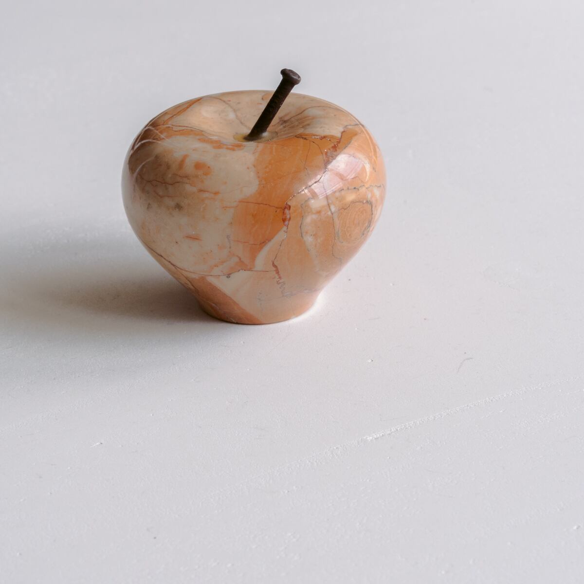 Onyx Marble Apple