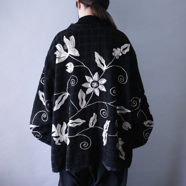 "刺繍×花" monotone coloring XXXX over silhouette jacket