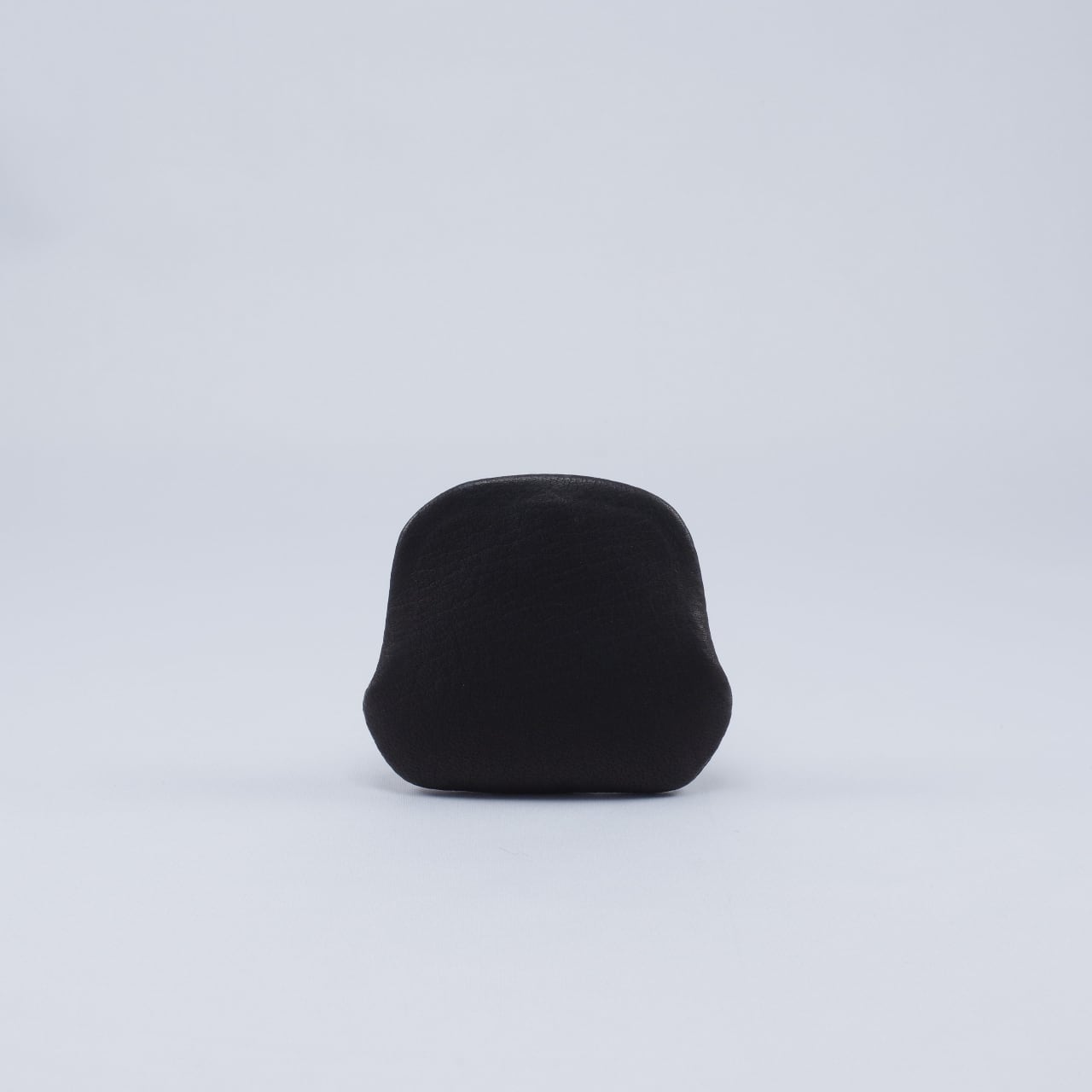 手触りが心地よい-鹿革天溝がま口小銭入れ#黒