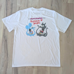 【 The Simpsons( ザ・シンプソンズ ) 】『 The Itchy & Scratchy Show / イッチー&スクラッチー 』 「Treehouse of Horror」(ツリーハウス・オブ・ホラー)/ Tシャツ / WHITE〚アメリカン雑貨 アメトイ〛