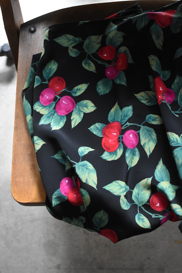 OK/80-90's "cherry" skirt