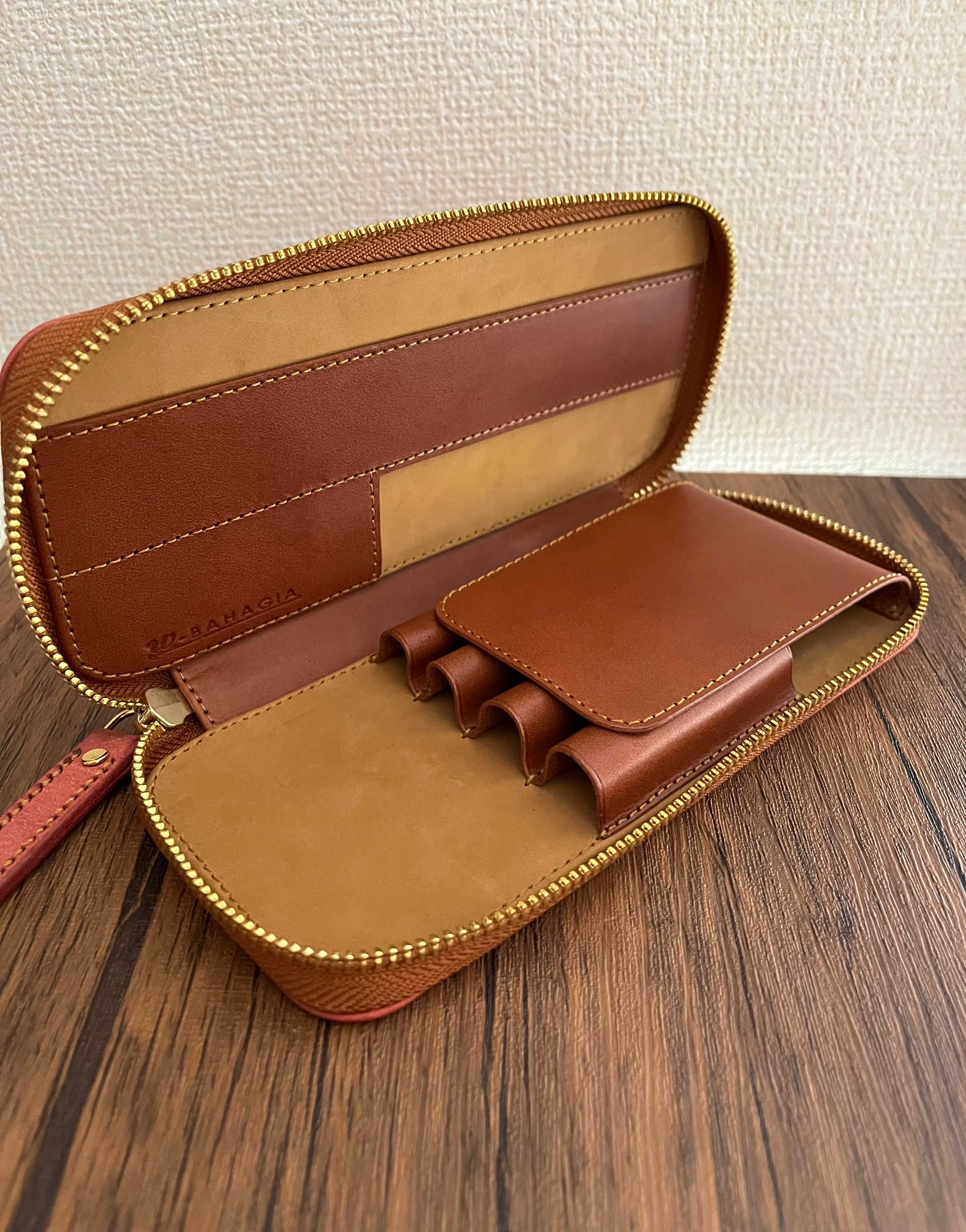 限定品】バハギアペンケース ラウンドジップ型 プエブロ ピンク