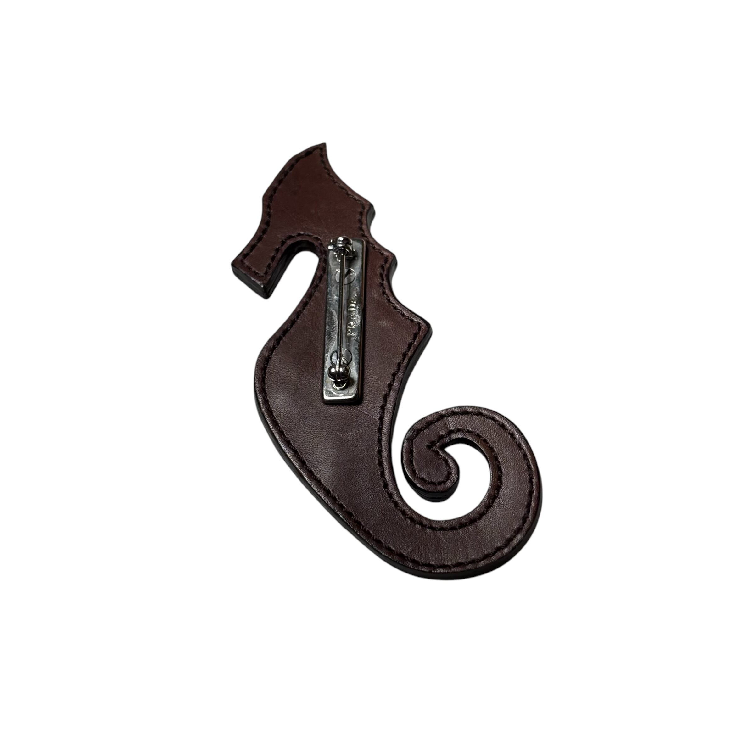楽天市場】プラダ ブラックレザーブローチ PRADA PRADA ブラック レザー/プラスチック ブローチ アクセサリー