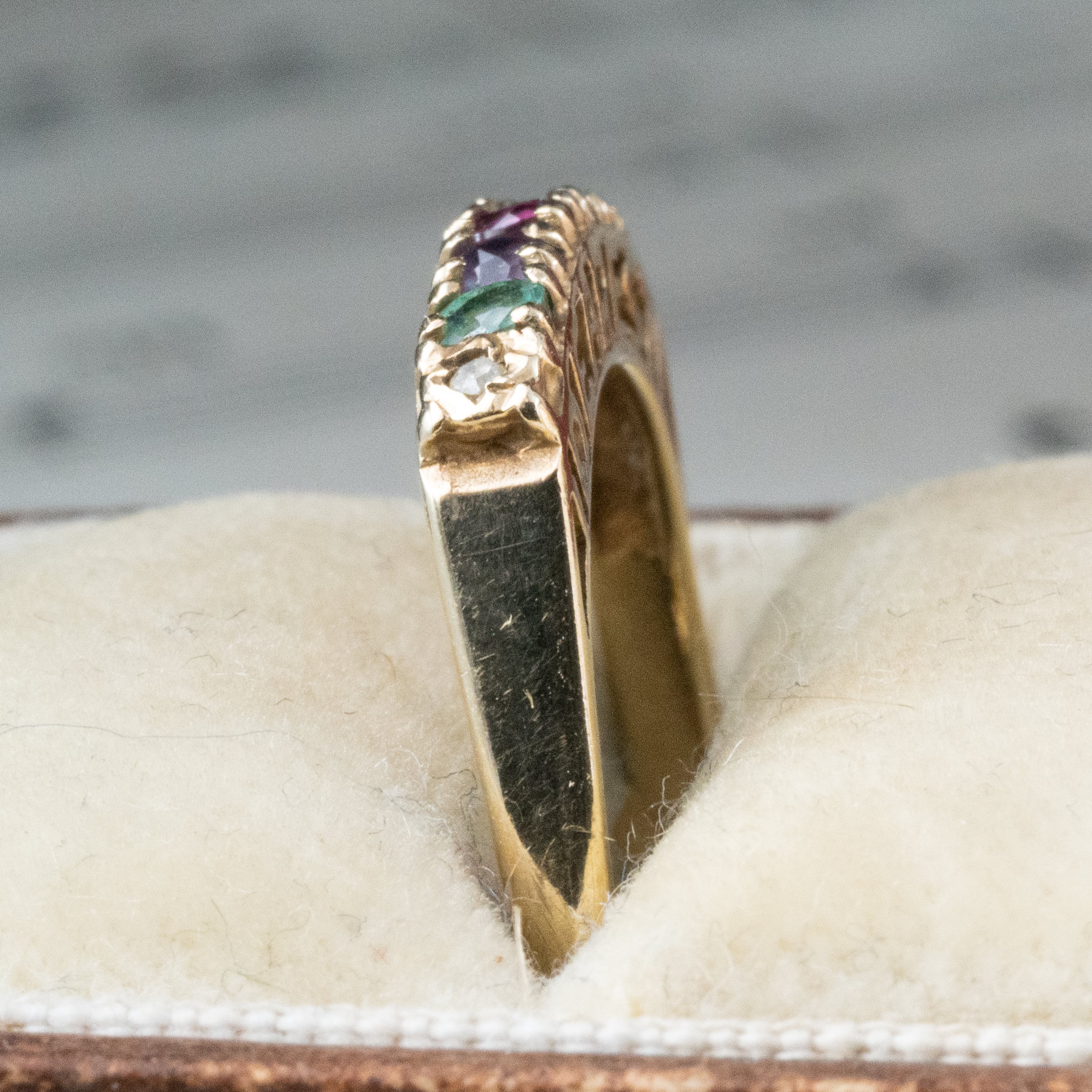 イギリス エステート アクロスティック DEAREST メッセージ