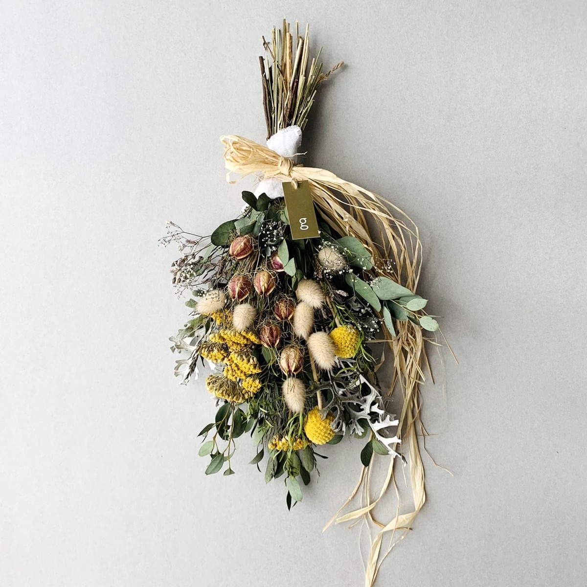 ニゲラとクラスペディアのドライフラワースワッグ | ドライフラワー  