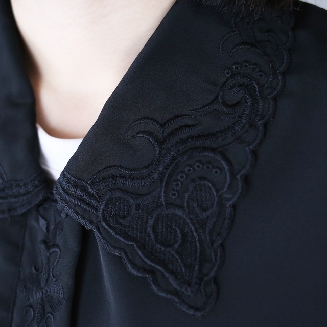 "刺繍" collar and fry-front design black one-tone mode shirt