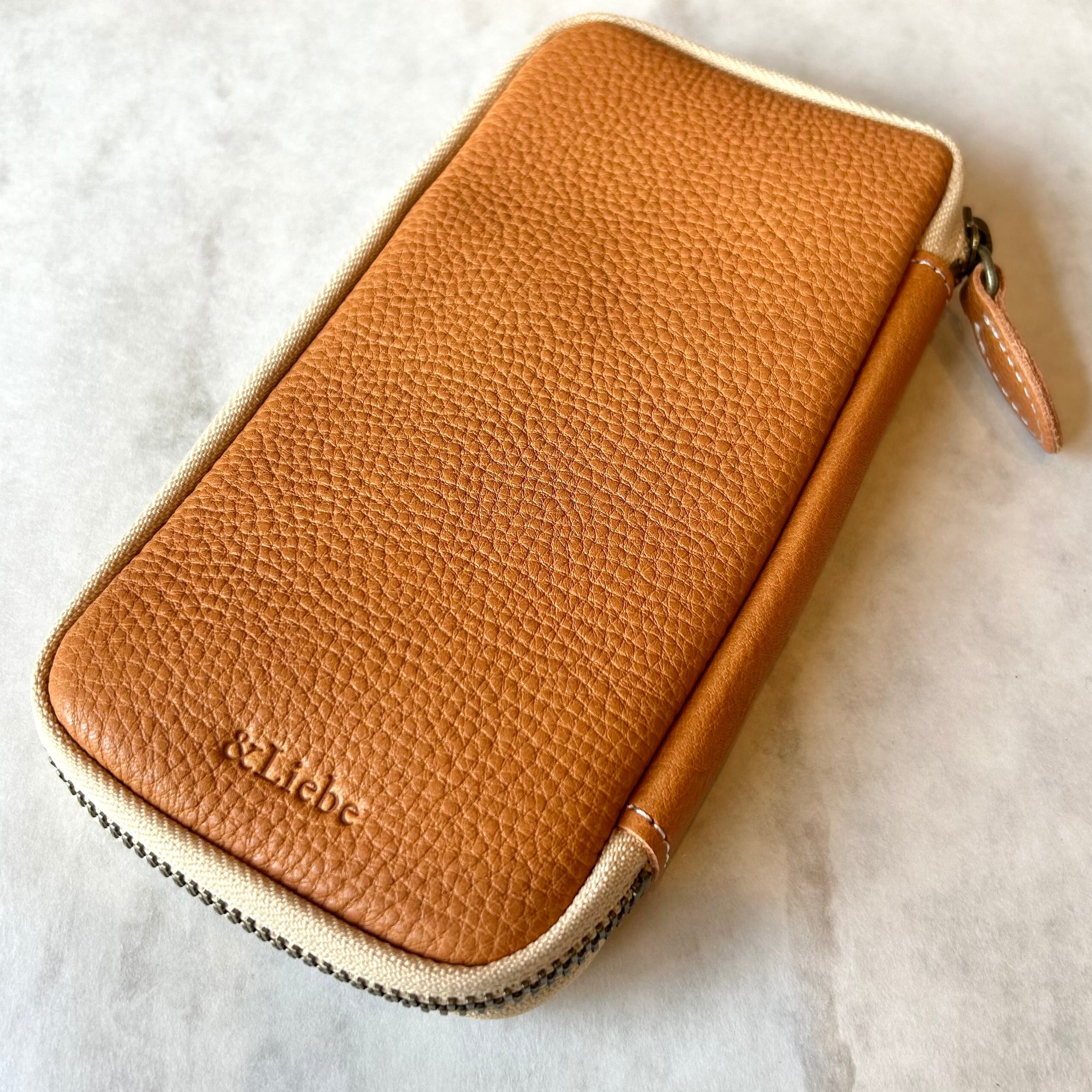 ＆Liebe「文具にこだわる人のジップペンケース（ぺブルヌメ革）」／3本