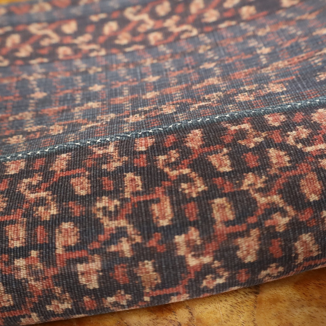 IKAT　インドネシア　フローレス島