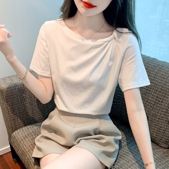 トップス レディース 2色 Tシャツ カットソー 半袖  かわいい 大人可愛い きれいめ 上品 エレガント 清楚 フェミニン おしゃれ お洒落 おとな ナチュラル こなれ感 個性的 レトロ 抜け感 爽やか 主役級 存在感 無地 オフィス ビジネス OL 通勤 学生 通学 デート お出かけ 女子会 休日 S M L XL 2XL ホワイト 白 ベージュ 春 夏 10代20代 韓国 韓国系 着回し 普段使い 体型カバー ファッション コーデ モテ 流行 インスタ 送料無料