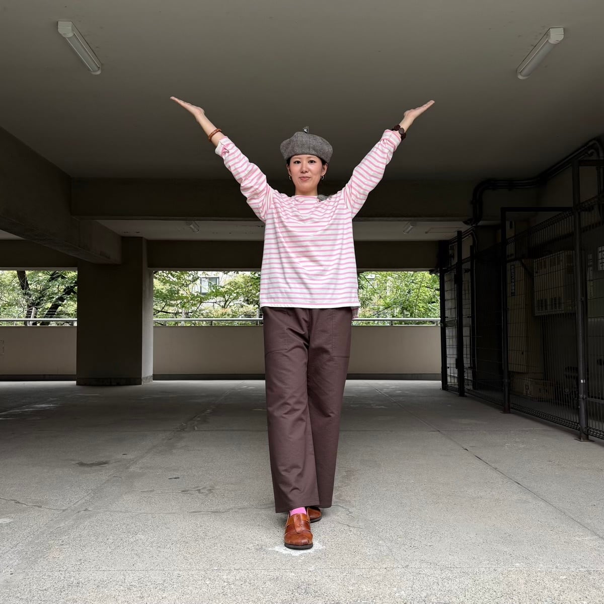 エアリーストレートパンツ