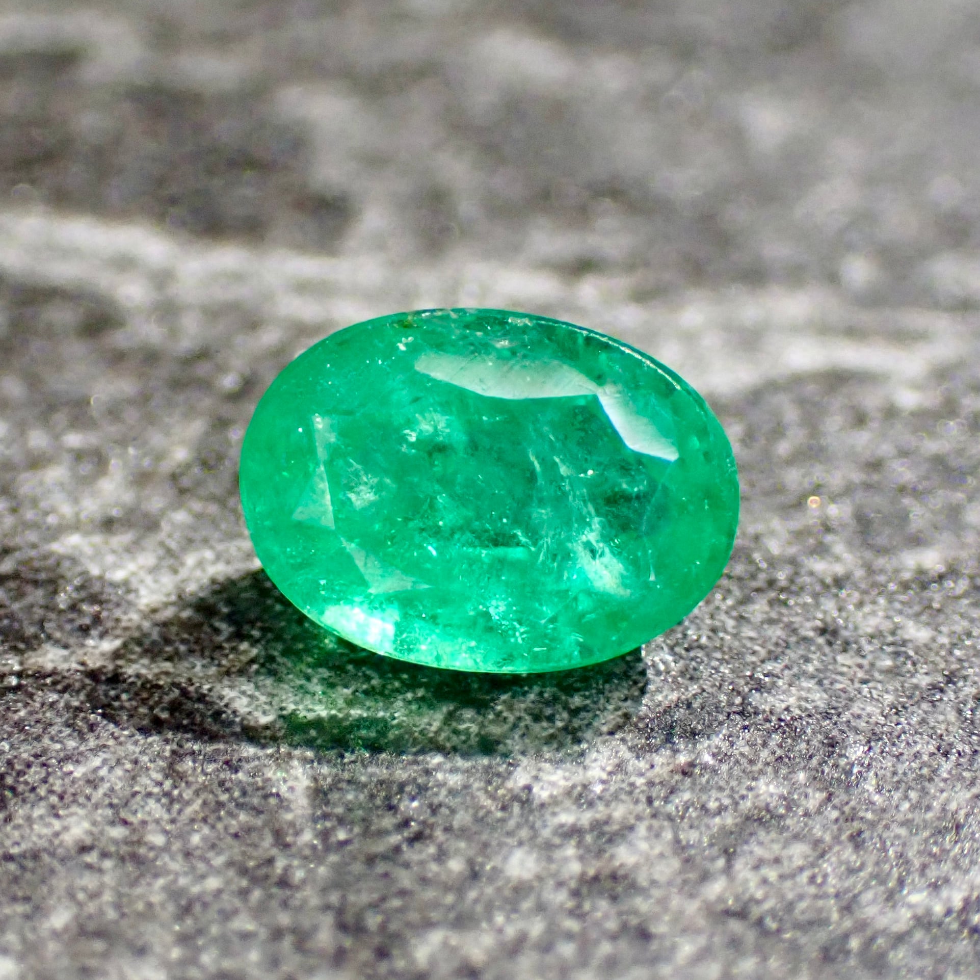 Emerald 6.8×4.9mm 0.77ct Zambia | One Loose