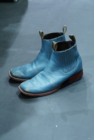SKY BLUE LEATHER WESTERN BOOTS | こんなに良い青があって良いのか？