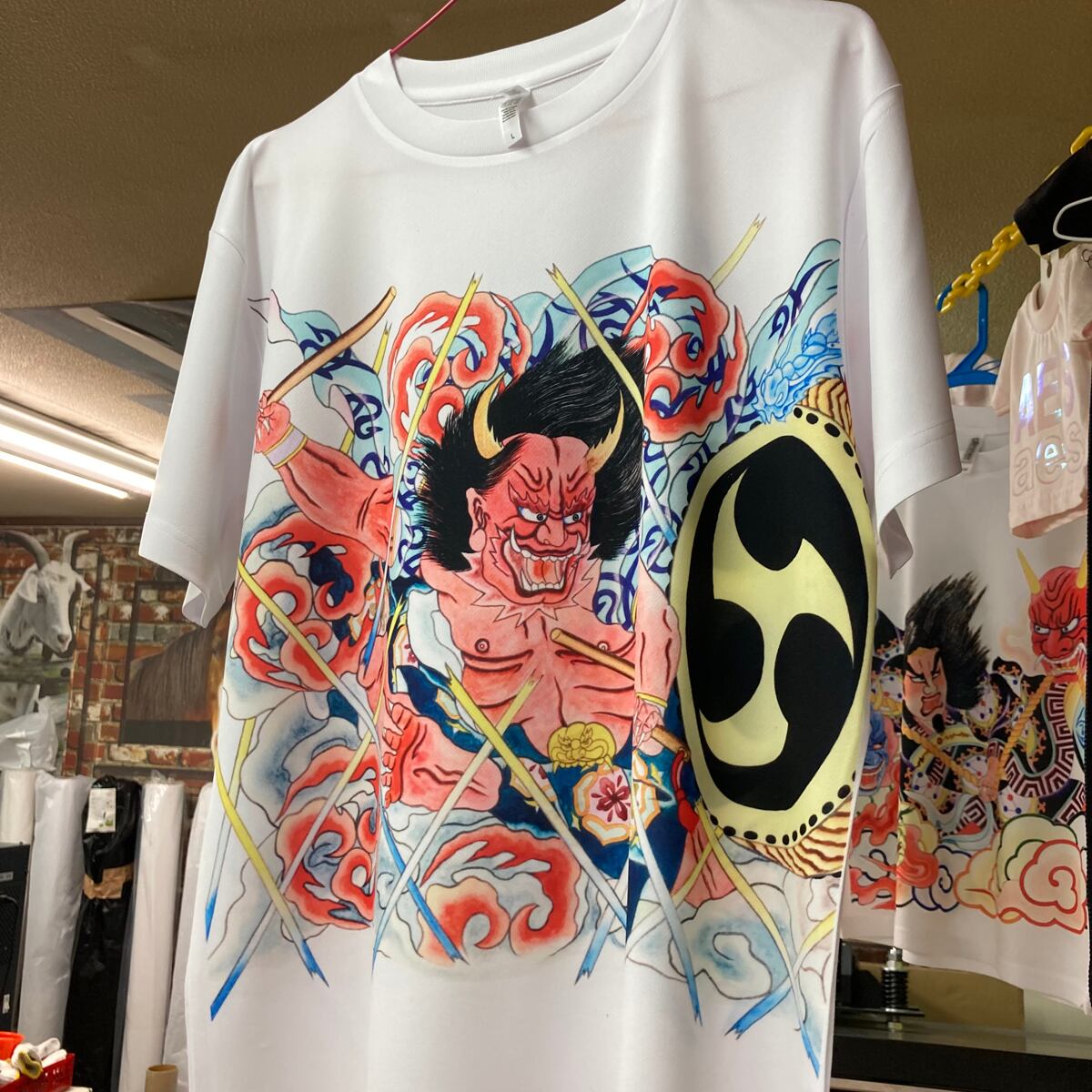 特攻の拓展三鬼龍（風神、雷神、龍神)のTシャツLサイズです。 特攻の拓展三鬼龍（風神、雷神、龍神)のTシャツLサイズです。 特攻