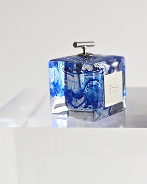 PERFUME CUBE. [blue]