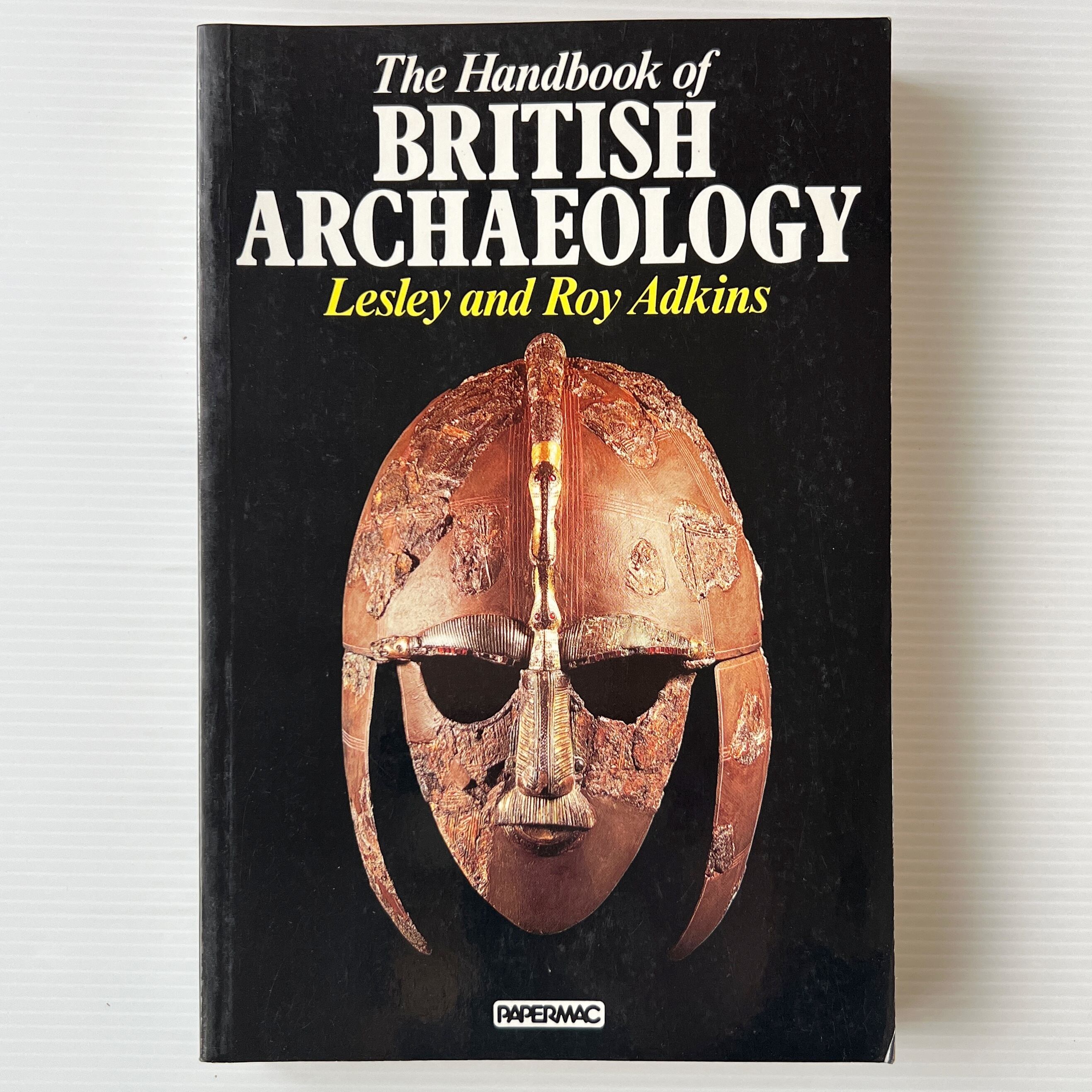 The Handbook of British Archaeology / Lesley and Roy Adkins / Papermac